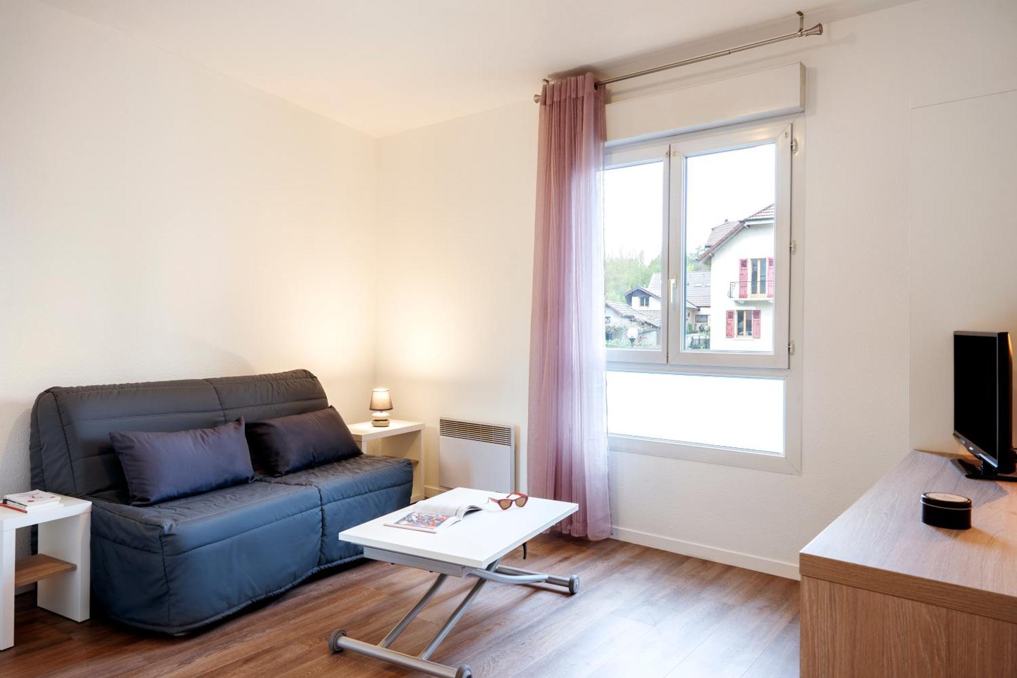 Sejours & Affaires Annecy Le Pont Neuf Aparthotel Cran-Gevrier Bagian luar foto
