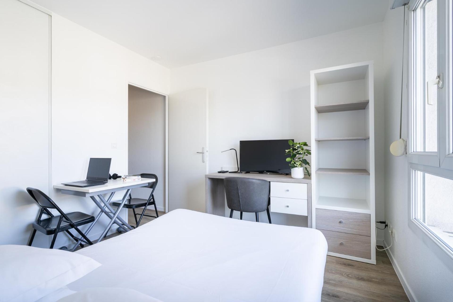 Sejours & Affaires Annecy Le Pont Neuf Aparthotel Cran-Gevrier Bagian luar foto