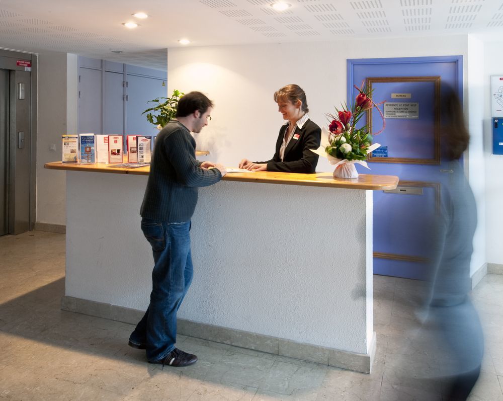 Sejours & Affaires Annecy Le Pont Neuf Aparthotel Cran-Gevrier Bagian luar foto