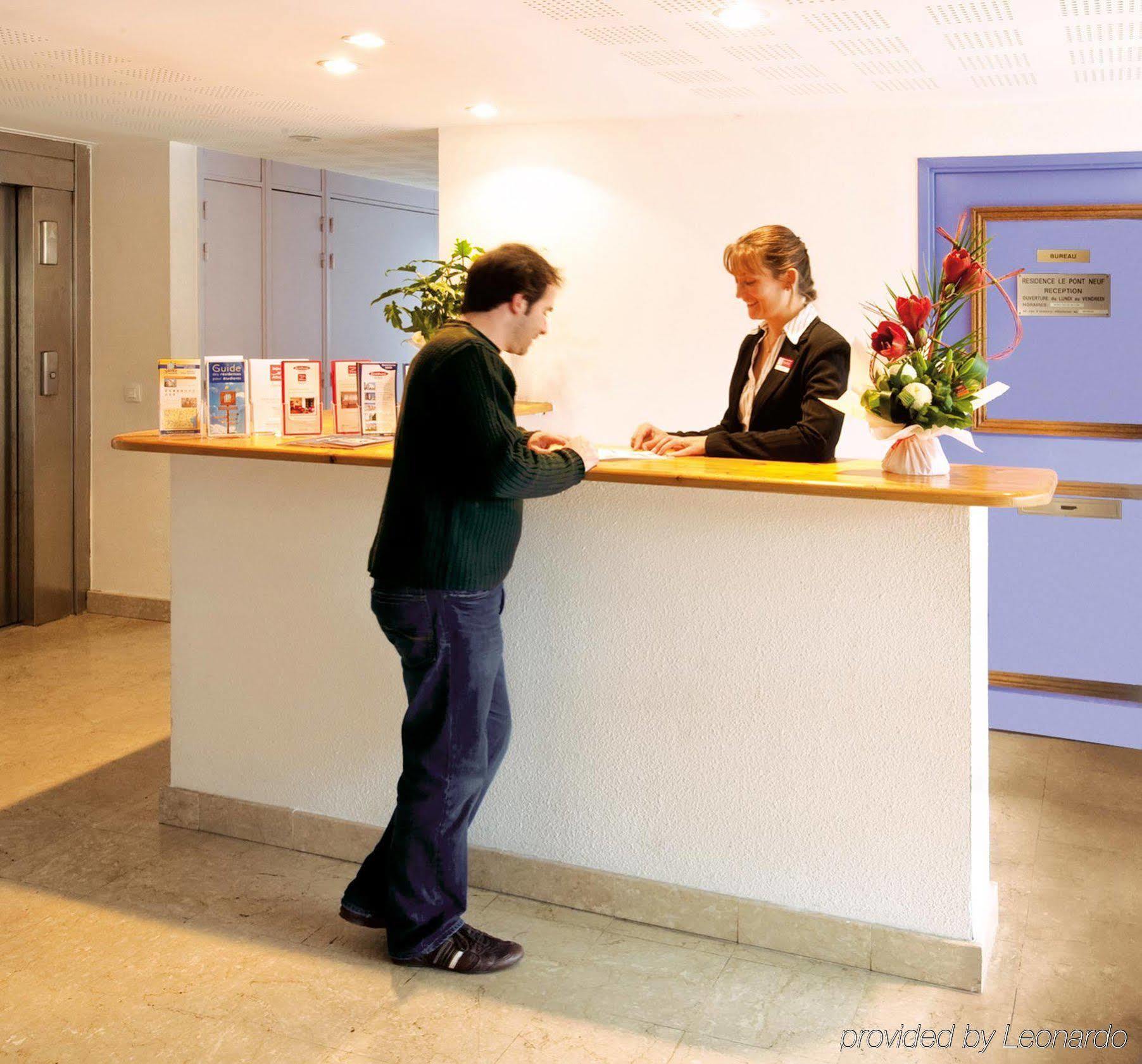 Sejours & Affaires Annecy Le Pont Neuf Aparthotel Cran-Gevrier Bagian luar foto