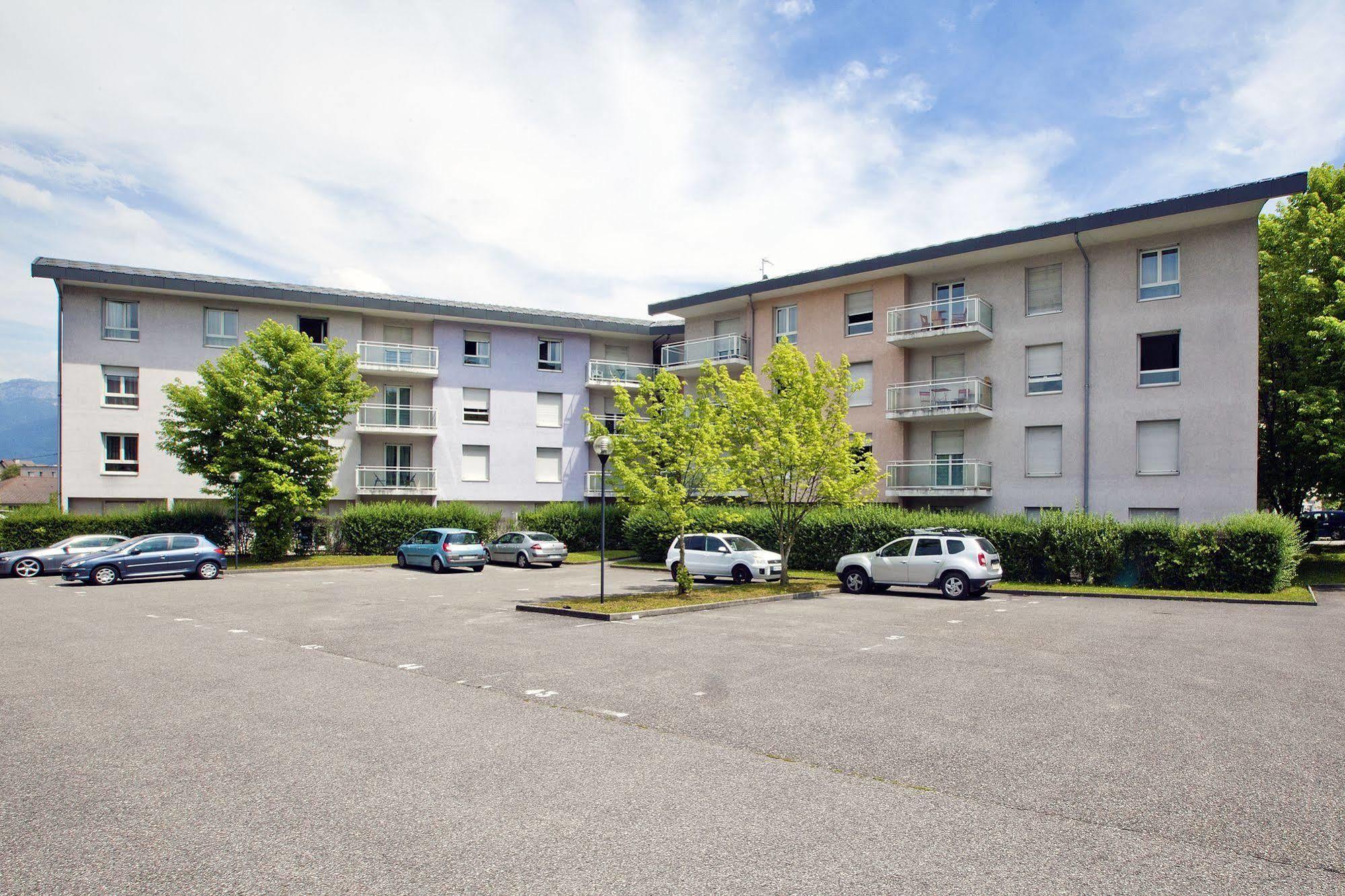 Sejours & Affaires Annecy Le Pont Neuf Aparthotel Cran-Gevrier Bagian luar foto