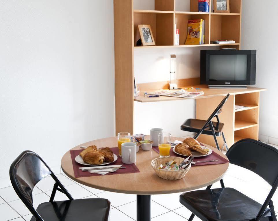Sejours & Affaires Annecy Le Pont Neuf Aparthotel Cran-Gevrier Bagian luar foto